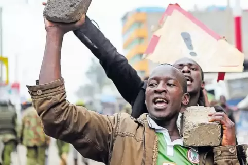 Proteste in Nairobi: Anhänger von Raila Odinga wollen die sich abzeichnende Niederlage nicht akzeptieren.