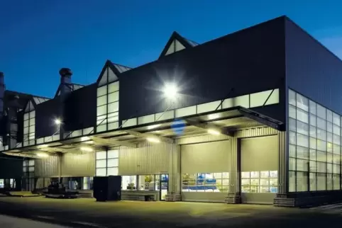 Die 2010 eröffnete Fertigungshalle für Großpumpen in Frankenthal. In der Halle befindet sich eines der weltweit leistungsstärkst