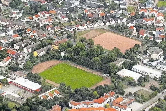So sieht die Ortsmitte derzeit aus. Wie sie in ein paar Jahren aussehen könnte, darüber wird in Neuhofen aktuell viel spekuliert So sieht die Ortsmitte derzeit aus. Wie sie in ein paar Jahren aussehen könnte, darüber wird in Neuhofen aktuell viel spekuliert