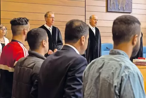 Der Schleuser-Prozess in Traunstein war der erste seiner Art in Bayern: Es ging um Tote im Mittelmeer. Ein Schlauchboot, mit dem
