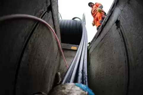 Das Glasfasernetz wird demnächst auch in Deidesheim ausgebaut Foto: DPA 