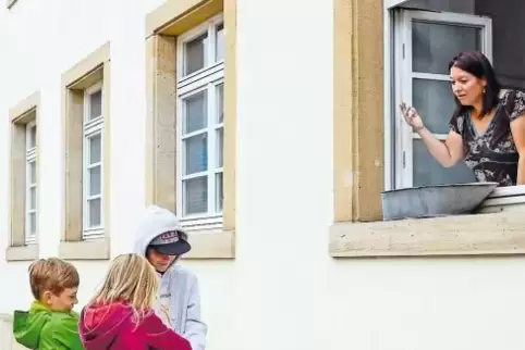 Ruft die Mutter die Kinder vom Spielen zurück und die Kleinen sind schmutzig, sollten sie sich dem Saubermachen besser nicht wid