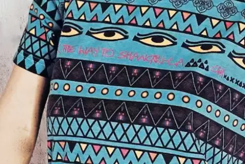 Der 28-Jährige lässt seine T-Shirts in Thailand nähen.