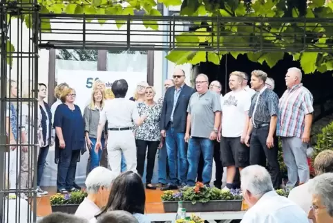 Der Chor „Young Spirit“ aus Mörstadt sang unter anderem vom „Hahn vom Onkel Giacometo“.