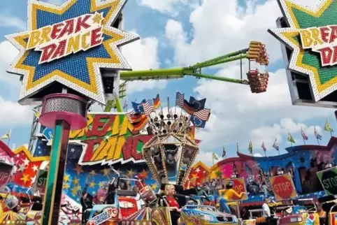 Noch immer ein Star auf den großen Volksfesten: das Fahrgeschäft „Breakdance“.