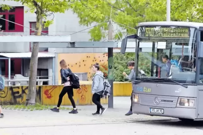 Im abgelaufenen Schuljahr besuchten 38 Schüler, die in Frankreich gemeldet sind, Schulen im Kreis – wie die Realschule plus Bad Im abgelaufenen Schuljahr besuchten 38 Schüler, die in Frankreich gemeldet sind, Schulen im Kreis – wie die Realschule plus Bad