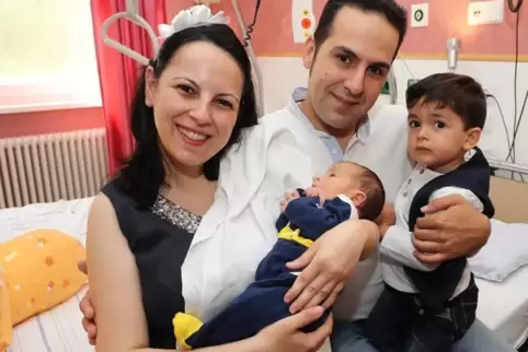 500 Baby: Familie Gür mit dem kleinen Ediz Kaan.  Foto: Iversen 