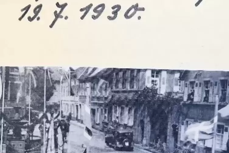 Paul von Hindenburg 1930 am Deidesheimer Marktplatz.