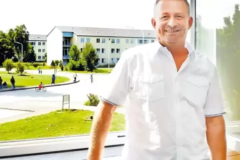Im Büro tätig, aber auch viel in der Erstaufnahmeeinrichtung unterwegs: Steffen Renner.