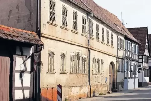 Die „Alte Post“ in der Kandeler Hauptstraße hat ein Investor gekauft.
