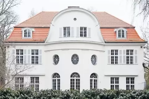 Die heutige Dienstvilla des Bundespräsidenten im noblen Berliner Stadtteil Dahlem wurde im Februar 1933 von ihrem jüdischen Besi