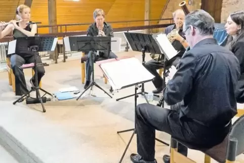 Vor vollen Reihen spielte das Holzbläserensemble mit Kathrin Krannich, Anne Villiger, Joachim Hentschel, Michelle Keem und Hans 