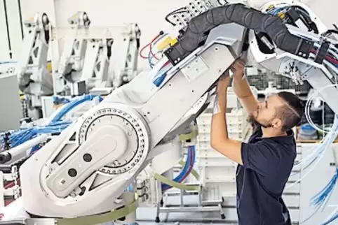 Hervorragend lief im ersten Halbjahr das Geschäft in China. Das Foto zeigt die Robotermontage bei Dürr.