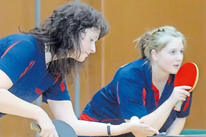 Mit 33 Jahren bei der TSG Zellertal die Jüngste im Bunde: Sabrina Scherrer (rechts); links Sylke Bayer. Mit 33 Jahren bei der TSG Zellertal die Jüngste im Bunde: Sabrina Scherrer (rechts); links Sylke Bayer.
