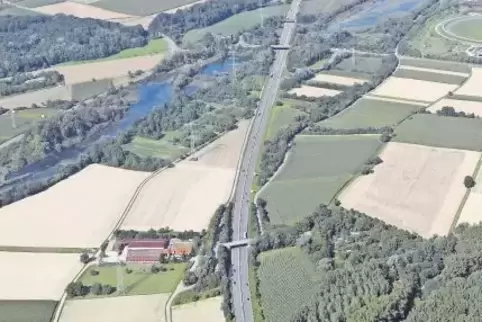Zwischen Wörth und Neupotz wird die Fahrbahn erneuert.
