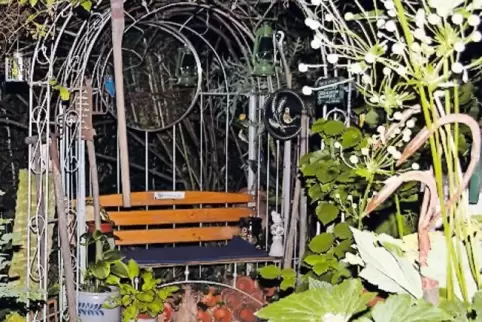 Ganz eigener Zauber in der Dämmerung: der Garten von Braun und Large.