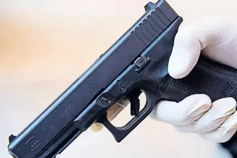 Mit dieser Pistole erschoss der Amokläufer von München am 22. Juli 2016 neun Menschen. War der Verkäufer der Tatwaffe in die Plä