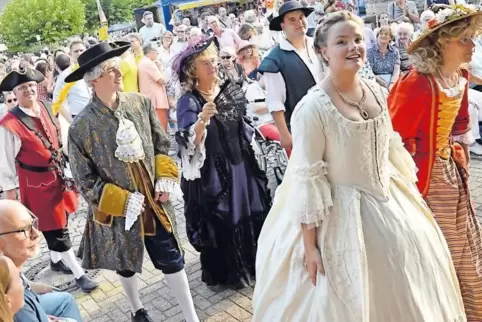 Die historische Festgruppe aus Höchstädt an der Donau bereicherte dem Umzug anlässlich der Ruppertsberger Kerweeröffnung mit ihr