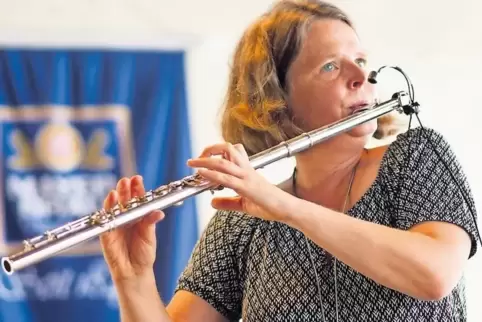 Fließende Linien: Die Flötistin Stephanie Wagner, frühere Stipendiatin am Berklee College of Music, spielt sehr virtuos und eleg