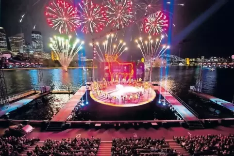 Bizets „Carmen“ von der Seebühne in Sydney eröffnet die Reihe.