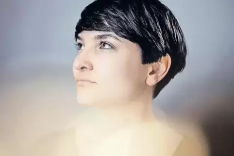 „Wir beide klingen so warm“ (von oben): Gitarrist Sönke Meinen und Sängerin Anna-Lucia Rupp.