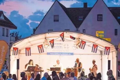 Ausgelassene Stimmung herrschte bei den Ramsteiner Sommernächten, hier beim kubanischen Abend.