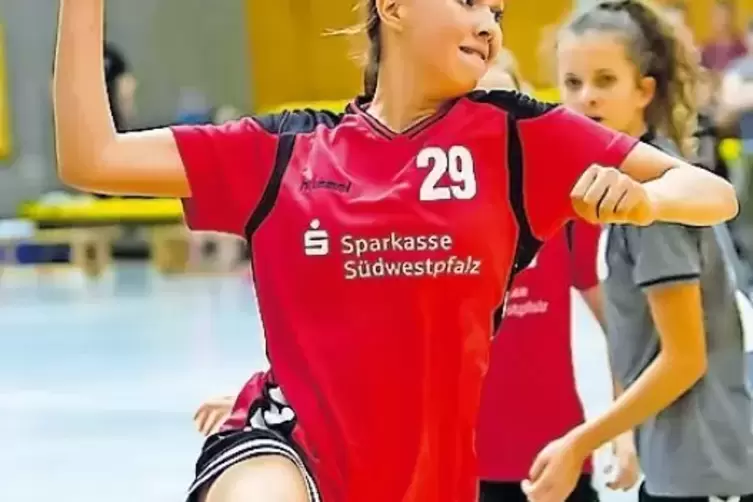 Im Anflug: Viktoria Dietrich von der VTZ-C-Jugend 2 im Spiel gegen die starken Nordenstadter.
