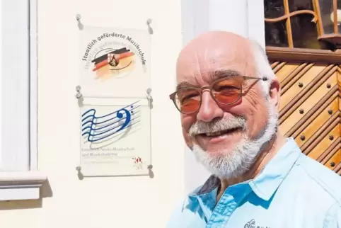 „Chaotisch“ war der Anfang der Städtischen Musikschule, sagt der Leiter Paul Punstein.