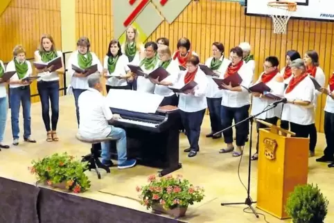 Der Frauenchor Herschberg lädt zum Konzert ein, und alle kommen.
