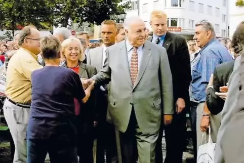 2002 im Wahlkampf im Frankenthaler Zentrum: Helmut Kohl.