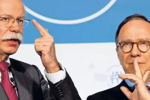 Daimler-Chef Dieter Zetsche (links) soll über Äußerungen von Matthias Wissmann im Zusammenhang mit dem Abgasskandal verstimmt ge