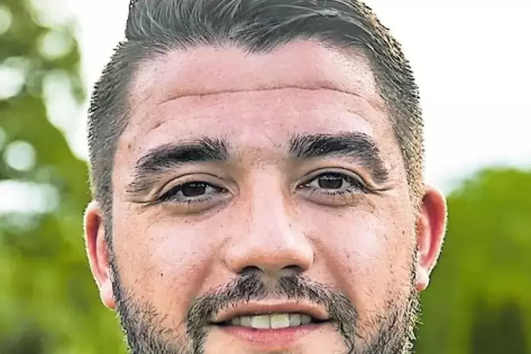 Oliver Schneider, Spielertrainerdes SV Ixheim.