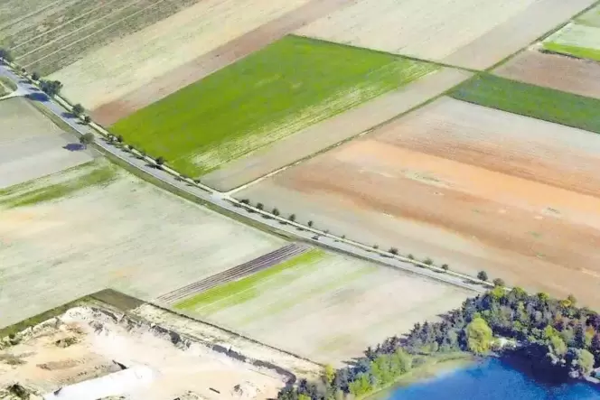 Geplanter Bohrplatz: gegenüber der Sandgrube an der Landesstraße zwischen Speyer und Waldsee.