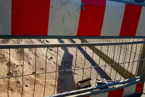 Die Landesstraße zwischen Kleinkarlbach und Kirchheim ist noch bis zum 15. September gesperrt. Foto: Hartschuh