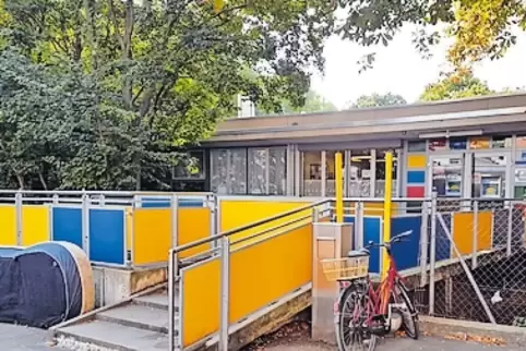 Kita Orffstraße: Dort sind Schädlingsbekämpfer zugange.