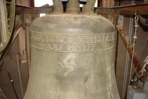 Die Glocke hängt seit 1934 im Kirchturm der evangelischen Jakobskirche, gehört aber der Gemeinde Herxheim am Berg.  Foto: M. Fra