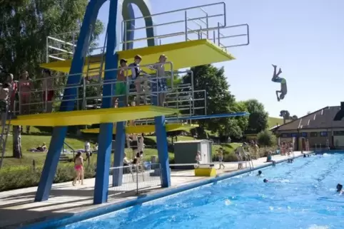 Ende der Freibad-Saison: Das Schwimmbad in Winnweiler hat am Donnerstag letztmals in diesem Jahr geöffnet. Foto: J. Hoffmann
