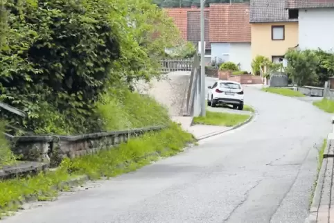 Der Rechtsstreit um den Ausbau der Wengelsbacher Straße in Schönau geht in die nächste Runde.