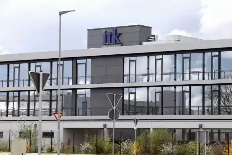  Die ITK-Zentrale in Rülzheim. In der Nähe soll nicht nur ein neues Bürogebäude entstehen, sondern auch ein Kantinengebäude für 