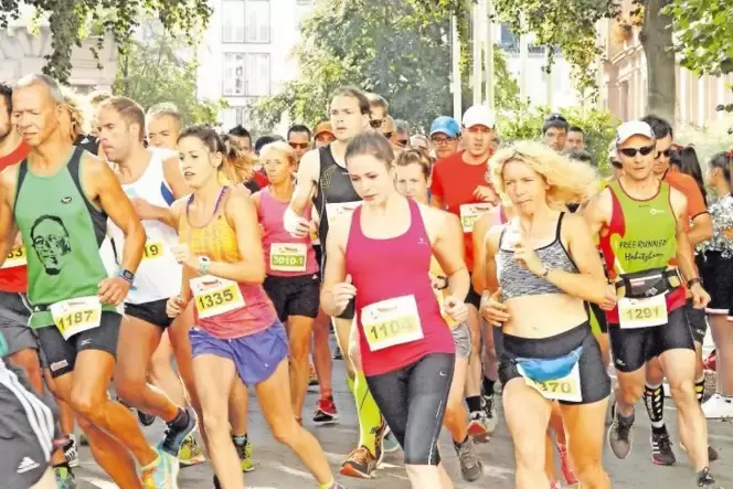 Auf dem Exerzierplatz starten am Sonntag alle Marathon- und Halbmarathonläufer, Ziel ist die Messehalle.
