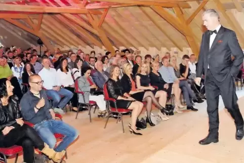 Comedian in seinem Heim: Bislang war bei den Auftritten von Ramon Chormann im Theater in der Kirchheimbolander Mühlstraße einige