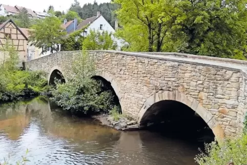Die Lautertalbrücke führt vom Obertorplatz nach Überlauterecken