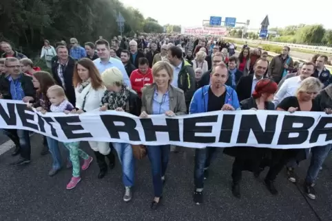 Ein Bild aus 2015: Demo für eine zweite Rheinbrücke. Foto: Van