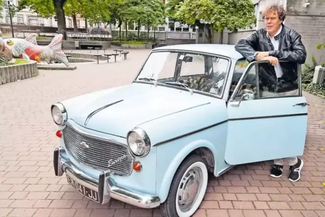 Sieht aus wie ein Trabi, ist aber ein »Neckar Europa Spezial« – der Schatz von Lehrer Ulrich Schulik. Sieht aus wie ein Trabi, ist aber ein »Neckar Europa Spezial« – der Schatz von Lehrer Ulrich Schulik.