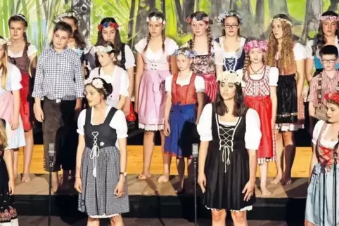 In drei Jahrzehnten haben schon einige Generationen von jungen Sängern beim Chor Juventus Vocalis mitgemacht. Das Foto entstand 
