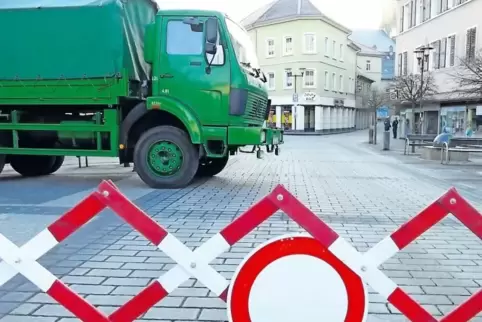 Um die große Menge des teils hochexplosiven Materials abtransportieren zu können, musste die Polizei im Januar Teile der Innenst