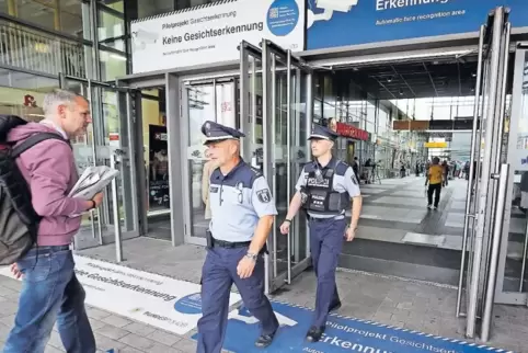 Pilotprojekt zur Gesichtserkennung am Berliner Südkreuz.