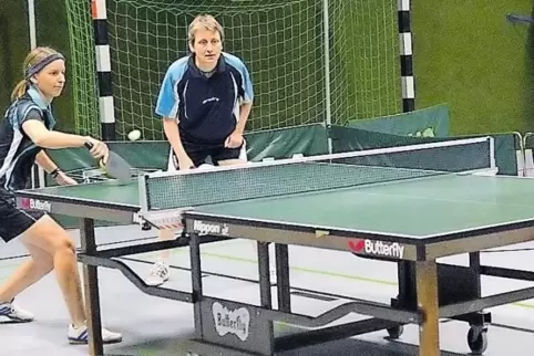 „Unsere Chancen sind theoretisch“, sagt Angela Radetz (links) vom TTC Winnweiler vor der Partie bei der TSG Kaiserslautern II.