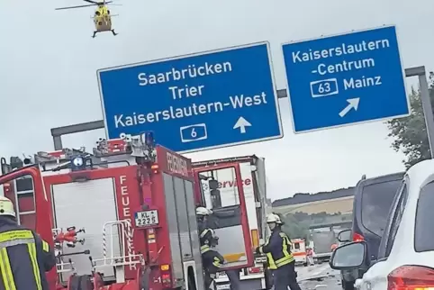 Bei Unfällen auf der Autobahn sind oft die unterschiedlichsten Helfer im Einsatz. Im Zuständigkeitsbereich der Autobahnpolizei K