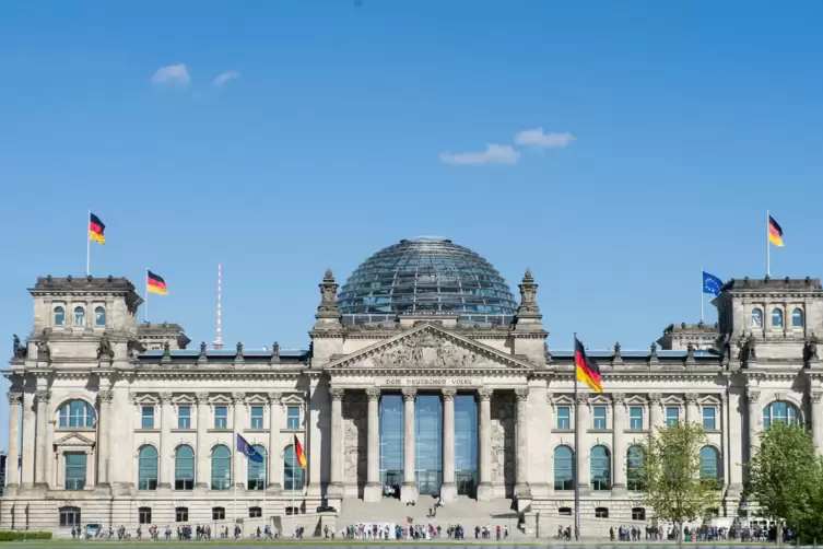 Berlin_Reichstag_2017_DPA.jpg